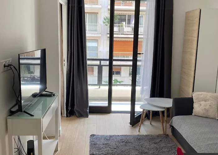 Appartement Moderne Avec Terrasse - Avenue Foch, Paris 75016
